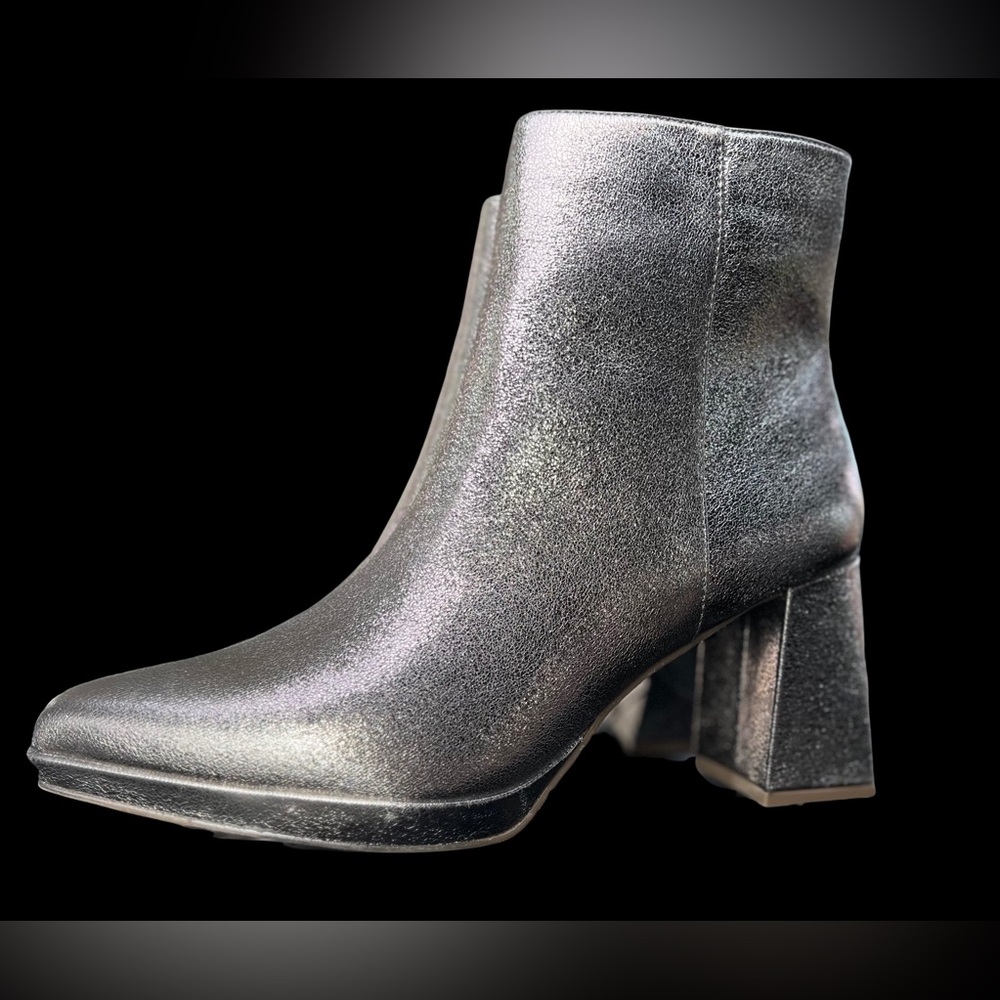 NEW 5th Ave Women’s Metallic Silver Block Heel Ankle Chic Boots Booties Size 9.5
